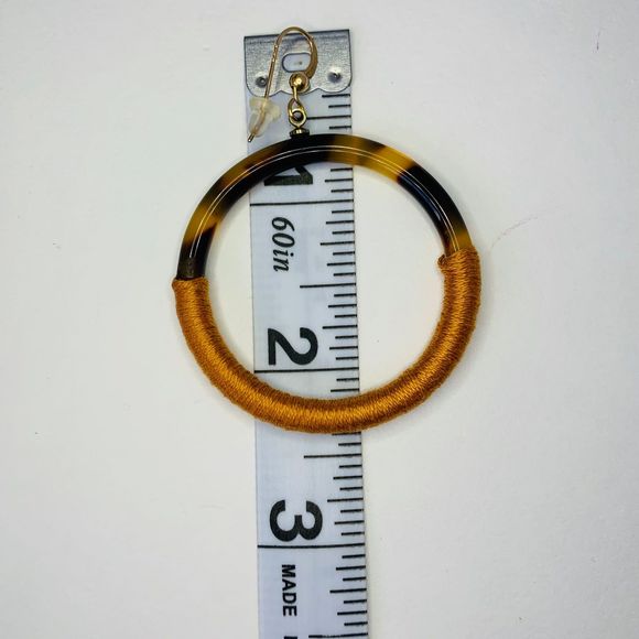 LISA AUGUST Vegan Tortoise Orange Hoop Earrings - Picture 5 of 5
